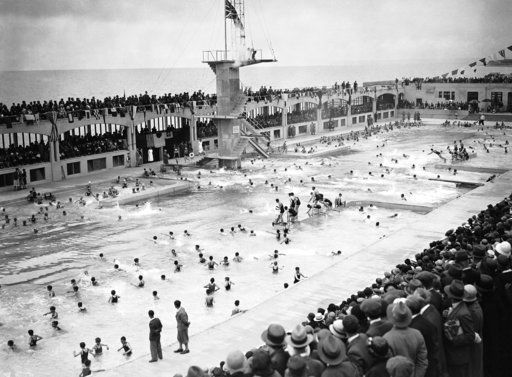 England Giant Bathing Pool